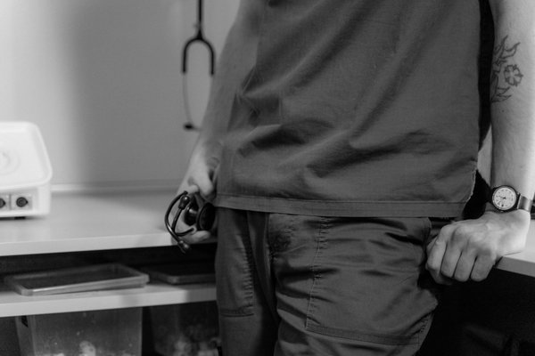 Enhancing balance: discover the key benefits of chair yoga for seniors facing stability challenges